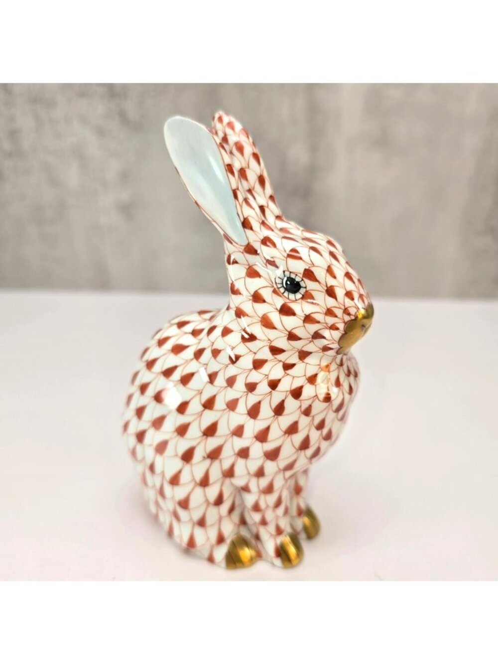 Herend Hungary Handpainted Porcelain Bunny With Gold Accents Fishnet BA209 - Picture 4 of 8